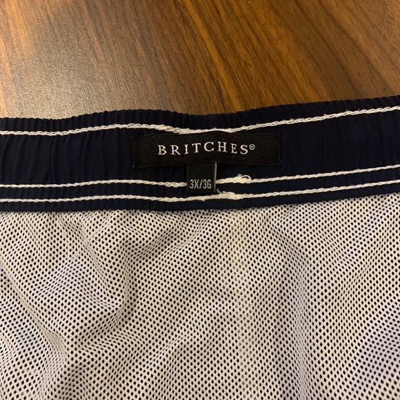 2 Men's swimsuits - Picture 3 of 3